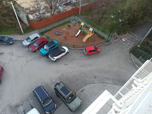 Продам трехкомнатную (3-комн.) квартиру, Донская ул, 49, Симферополь г