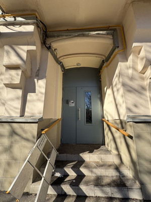 Продам трехкомнатную (3-комн.) квартиру, Тихвинский пер, 11, Москва г