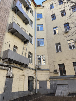 Продам трехкомнатную (3-комн.) квартиру, Тихвинский пер, 11, Москва г