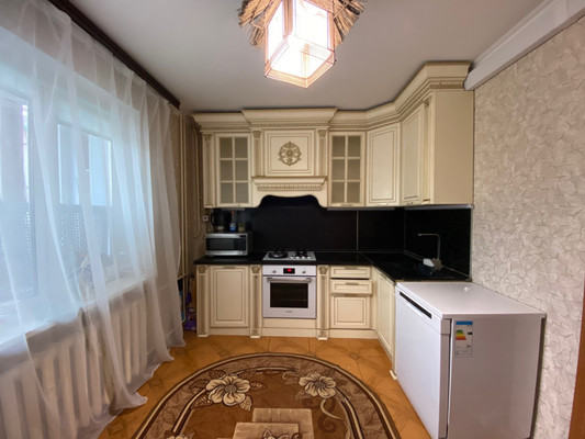 Продам трехкомнатную (3-комн.) квартиру, Собянина ул, 5, Ханты-Мансийск г