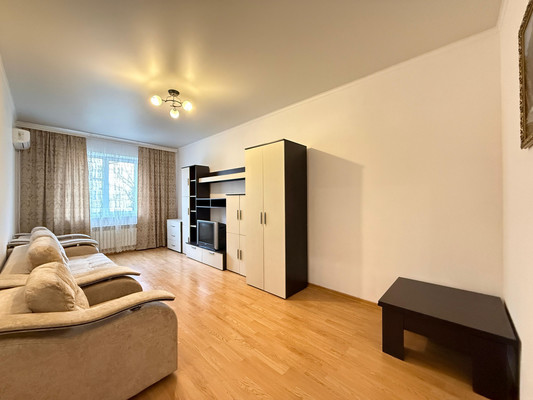 Продам двухкомнатную (2-комн.) квартиру, Хужокова ул, 145, Нальчик г