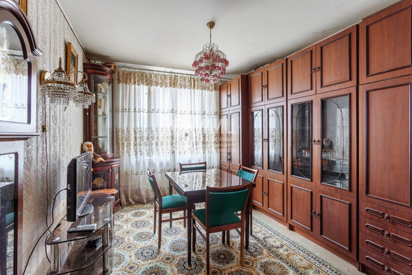 Продам трехкомнатную (3-комн.) квартиру, Беловежская ул, 77, Москва г