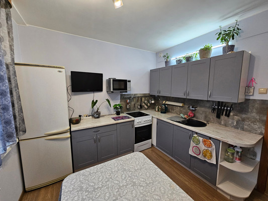 Продам двухкомнатную (2-комн.) квартиру, Ленина ул, 10, Костомукша г