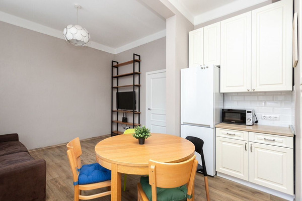 Продам двухкомнатную (2-комн.) квартиру, Брамса ул, 29, Калининград г