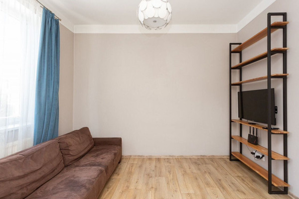 Продам двухкомнатную (2-комн.) квартиру, Брамса ул, 29, Калининград г