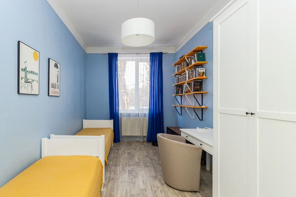 Продам двухкомнатную (2-комн.) квартиру, Брамса ул, 29, Калининград г