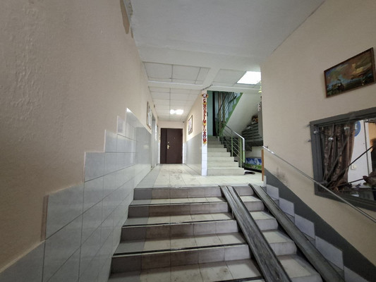 Продам трехкомнатную (3-комн.) квартиру, Маршала Тухачевского ул, 33, Москва г