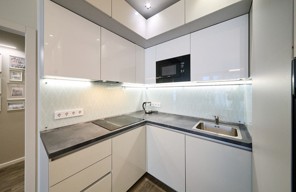 Продам трехкомнатную (3-комн.) квартиру, Челюскина ул, 4, Санкт-Петербург г