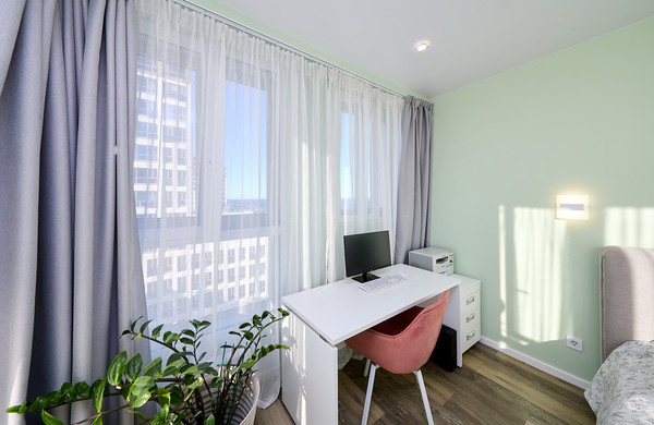 Продам трехкомнатную (3-комн.) квартиру, Челюскина ул, 4, Санкт-Петербург г