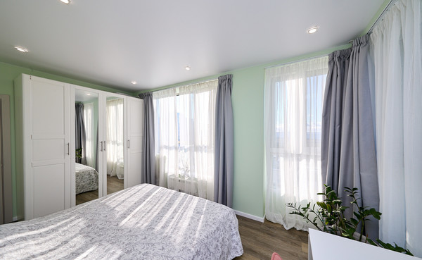 Продам трехкомнатную (3-комн.) квартиру, Челюскина ул, 4, Санкт-Петербург г