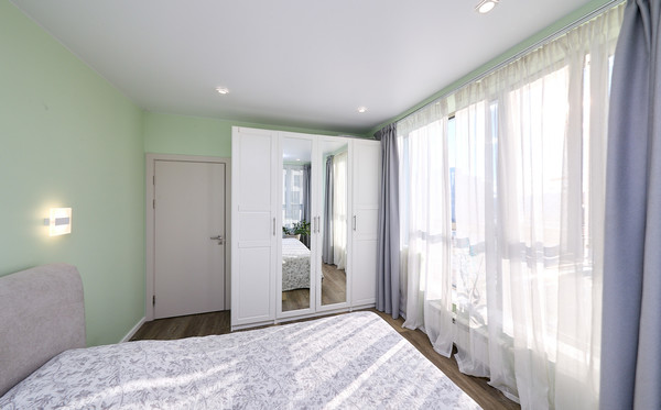 Продам трехкомнатную (3-комн.) квартиру, Челюскина ул, 4, Санкт-Петербург г