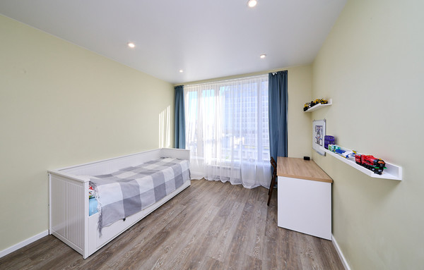 Продам трехкомнатную (3-комн.) квартиру, Челюскина ул, 4, Санкт-Петербург г