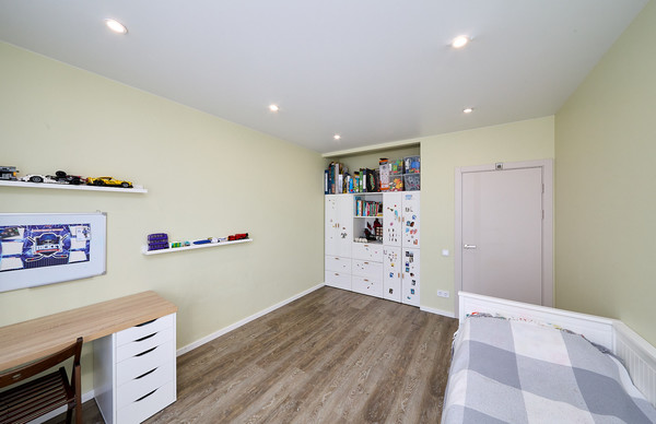 Продам трехкомнатную (3-комн.) квартиру, Челюскина ул, 4, Санкт-Петербург г