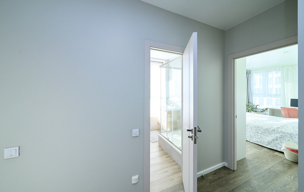 Продам трехкомнатную (3-комн.) квартиру, Челюскина ул, 4, Санкт-Петербург г