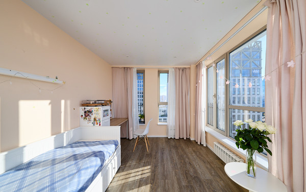 Продам трехкомнатную (3-комн.) квартиру, Челюскина ул, 4, Санкт-Петербург г