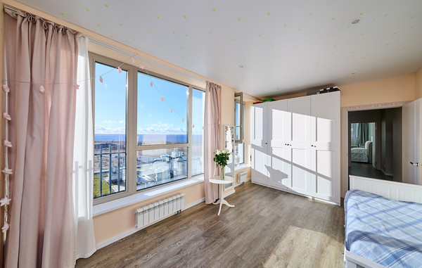 Продам трехкомнатную (3-комн.) квартиру, Челюскина ул, 4, Санкт-Петербург г