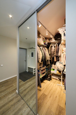 Продам трехкомнатную (3-комн.) квартиру, Челюскина ул, 4, Санкт-Петербург г