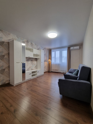 Сдам трехкомнатную (3-комн.) квартиру, Ленинский пр-кт, 129к1, Москва г