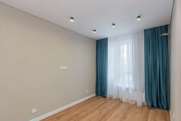 Продам двухкомнатную (2-комн.) квартиру, Новороссийская ул, 90/2к1, Краснодар г