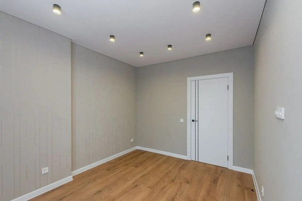 Продам двухкомнатную (2-комн.) квартиру, Новороссийская ул, 90/2к1, Краснодар г