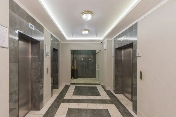 Продам двухкомнатную (2-комн.) квартиру, Новороссийская ул, 90/2к1, Краснодар г