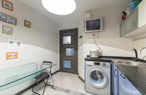 Продам трехкомнатную (3-комн.) квартиру, Загородное ш, 9к1, Москва г