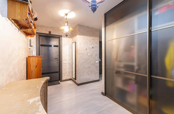 Продам трехкомнатную (3-комн.) квартиру, Загородное ш, 9к1, Москва г