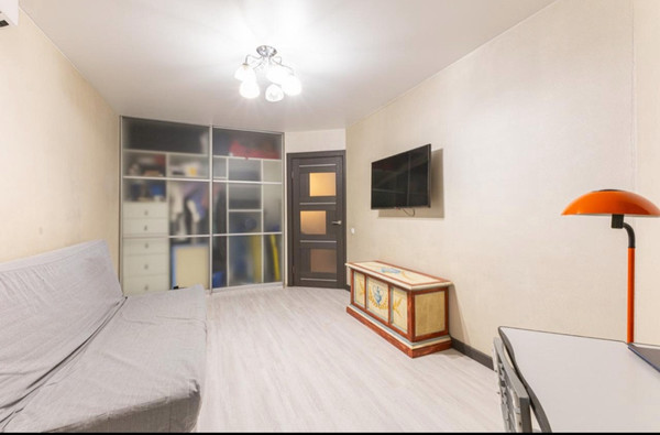 Продам трехкомнатную (3-комн.) квартиру, Загородное ш, 9к1, Москва г