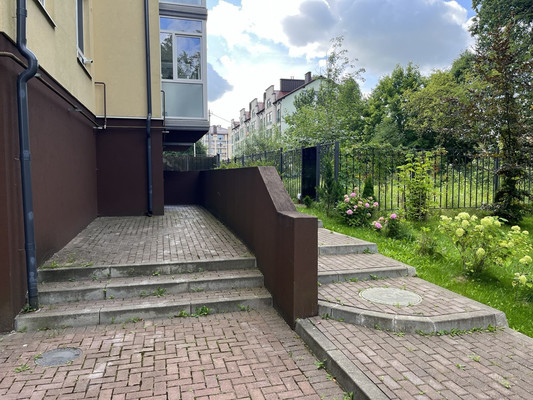 Продам коммерческое помещение 100 м2, Тихоненко ул, 17а, Калининград г