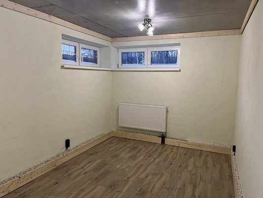 Продам коммерческое помещение 100 м2, Тихоненко ул, 17а, Калининград г