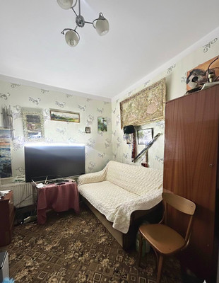 Продам однокомнатную (1-комн.) квартиру, Училищная ул, 5, Симферополь г