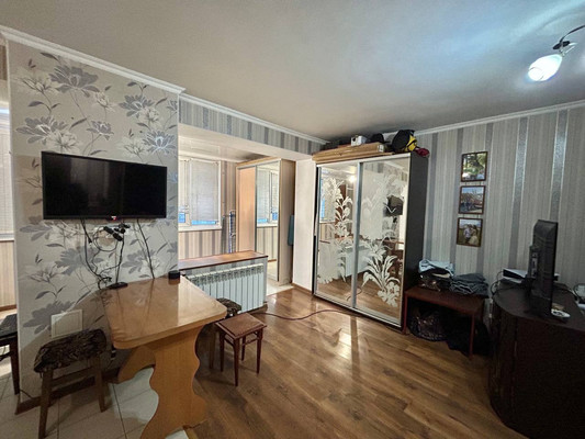 Продам однокомнатную (1-комн.) квартиру, Гавена ул, 111, Симферополь г