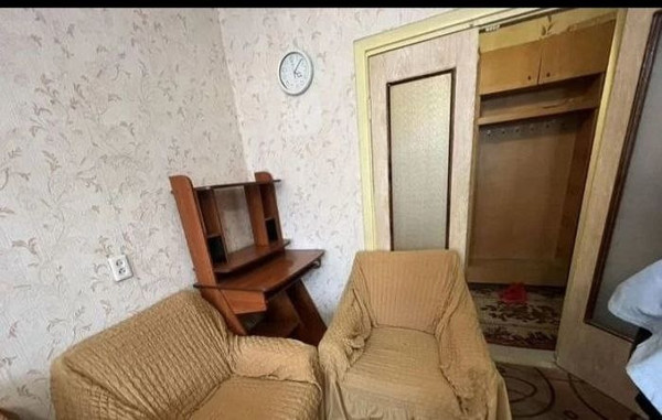 Продам трехкомнатную (3-комн.) квартиру, 60 лет Октября ул, 13к64, Симферополь г