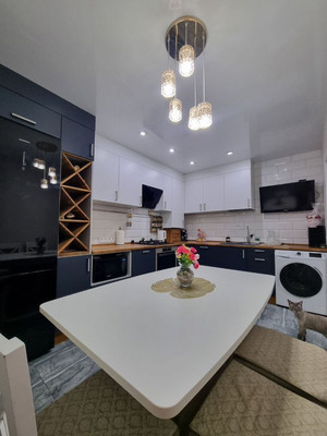 Продам трехкомнатную (3-комн.) квартиру, Пригородная ул, 13, Калининград г