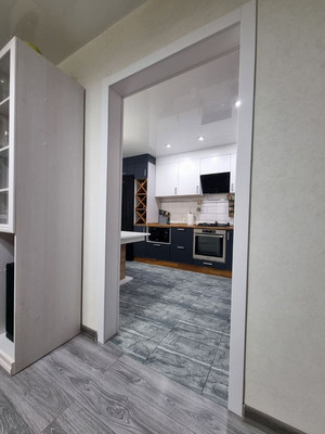 Продам трехкомнатную (3-комн.) квартиру, Пригородная ул, 13, Калининград г