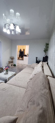 Продам трехкомнатную (3-комн.) квартиру, Пригородная ул, 13, Калининград г