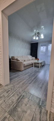 Продам трехкомнатную (3-комн.) квартиру, Пригородная ул, 13, Калининград г