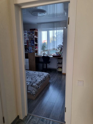 Продам трехкомнатную (3-комн.) квартиру, Пригородная ул, 13, Калининград г