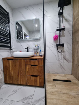 Продам трехкомнатную (3-комн.) квартиру, Пригородная ул, 13, Калининград г