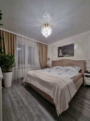 Продам трехкомнатную (3-комн.) квартиру, Пригородная ул, 13, Калининград г