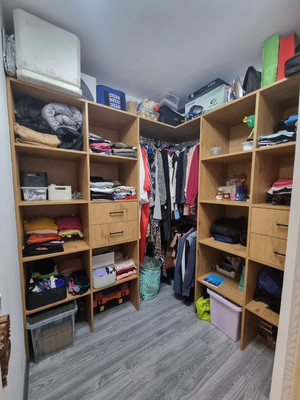 Продам трехкомнатную (3-комн.) квартиру, Пригородная ул, 13, Калининград г