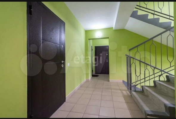 Продам трехкомнатную (3-комн.) квартиру, Пригородная ул, 13, Калининград г