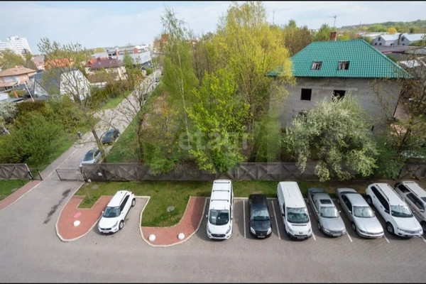 Продам трехкомнатную (3-комн.) квартиру, Пригородная ул, 13, Калининград г