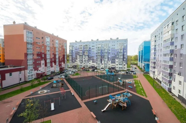 Продам трехкомнатную (3-комн.) квартиру, Пригородная ул, 13, Калининград г