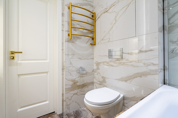 Продам двухкомнатную (2-комн.) квартиру, Свердловская наб, 58, Санкт-Петербург г