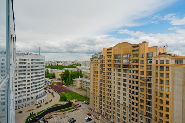 Продам двухкомнатную (2-комн.) квартиру, Свердловская наб, 58, Санкт-Петербург г