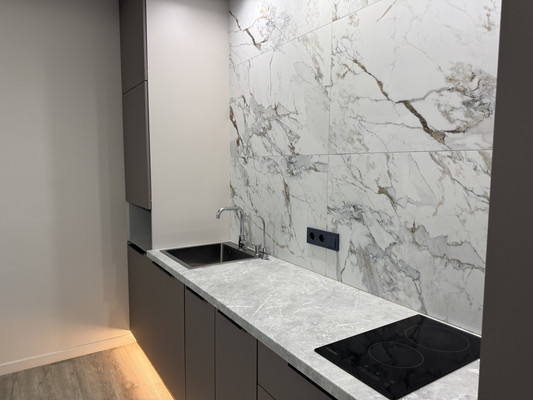 Продам однокомнатную (1-комн.) квартиру, Строителей ул, 113, Ханты-Мансийск г