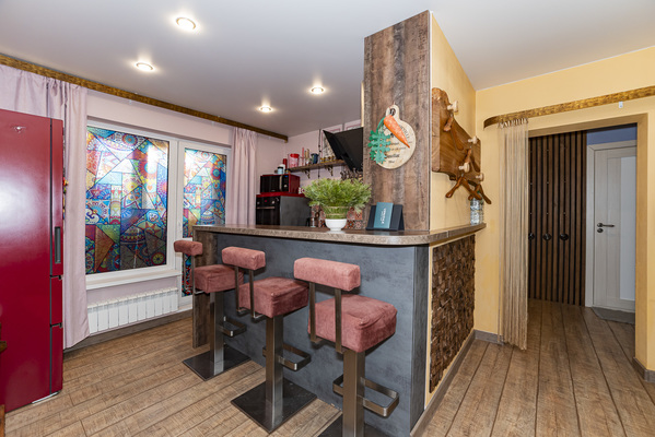 Продам трехкомнатную (3-комн.) квартиру, Шейнкмана ул, 134, Екатеринбург г