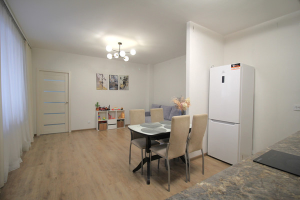 Продам двухкомнатную (2-комн.) квартиру, Строителей ул, 28, Пермь г