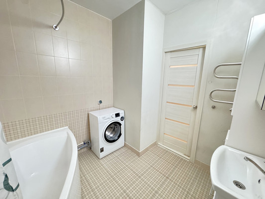 Продам двухкомнатную (2-комн.) квартиру, Строителей ул, 28, Пермь г